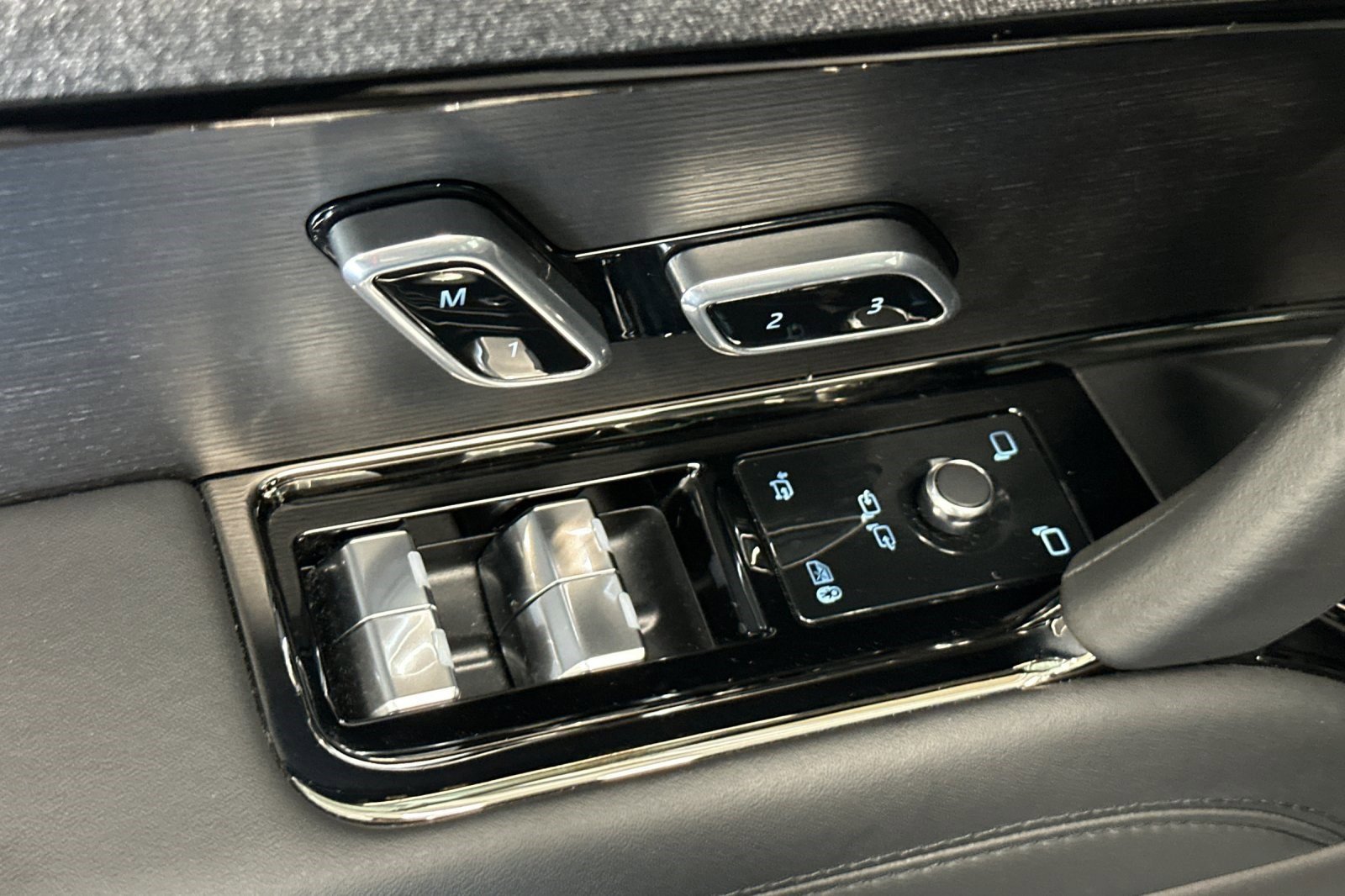 Certified 2023 Land Rover Range Rover Sport SE image 15