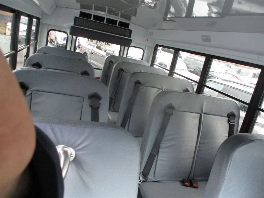 Used 2023 Ford Transit 250 RWD image 6