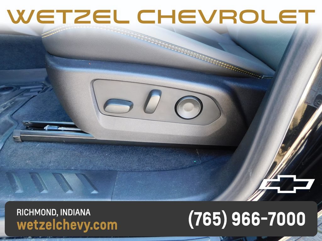 Used 2025 Chevrolet Colorado ZR2 w/ Technology Package AWD/4WD image 18