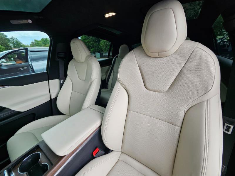Used 2023 Tesla Model X AWD/4WD image 38
