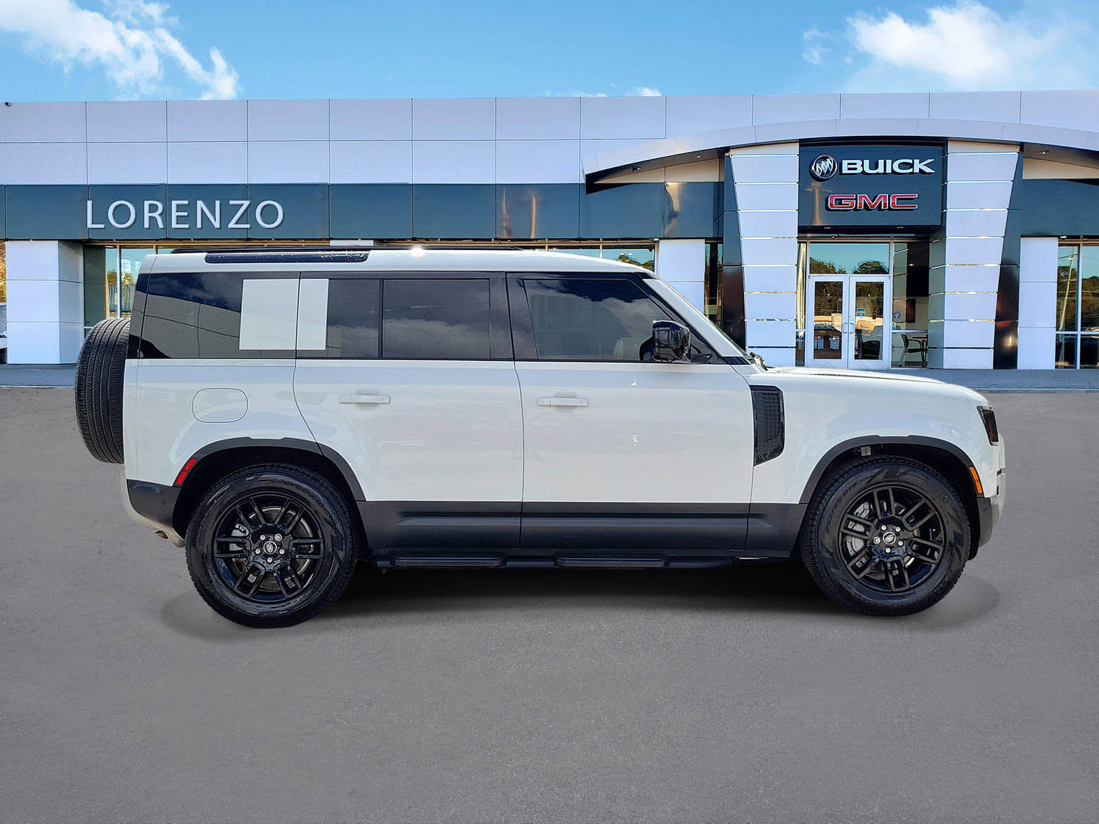 Used 2025 Land Rover Defender 110 S image 4