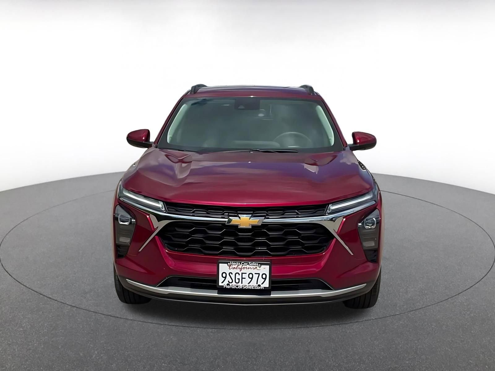 Used 2025 Chevrolet Trax LT FWD image 4
