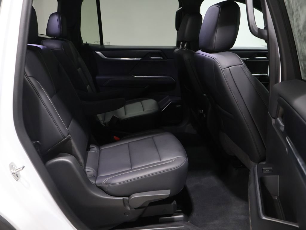 Used 2024 GMC Acadia Elevation image 23