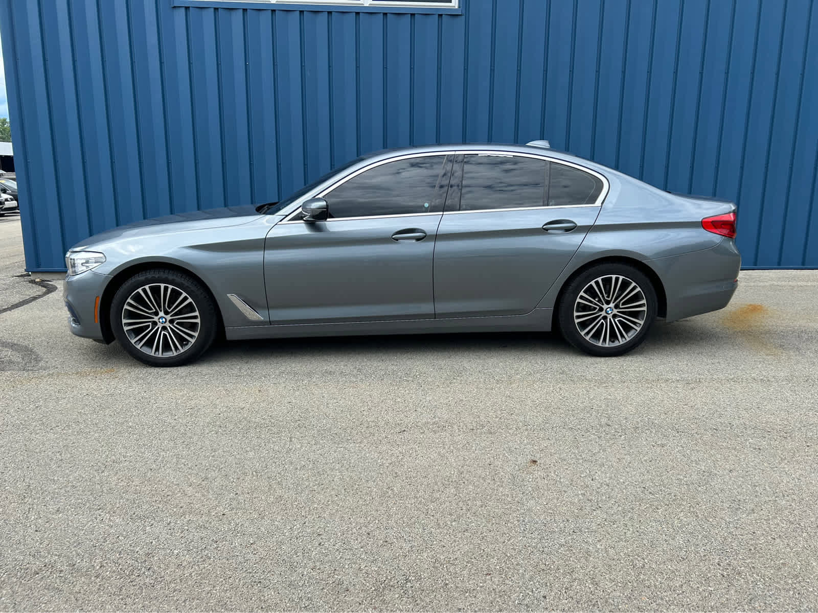 Used 2020 BMW 530i xDrive w/ Convenience Package AWD/4WD image 12