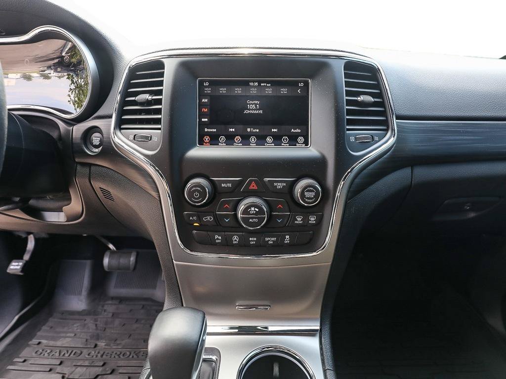 Used 2021 Jeep Grand Cherokee Laredo AWD/4WD image 17