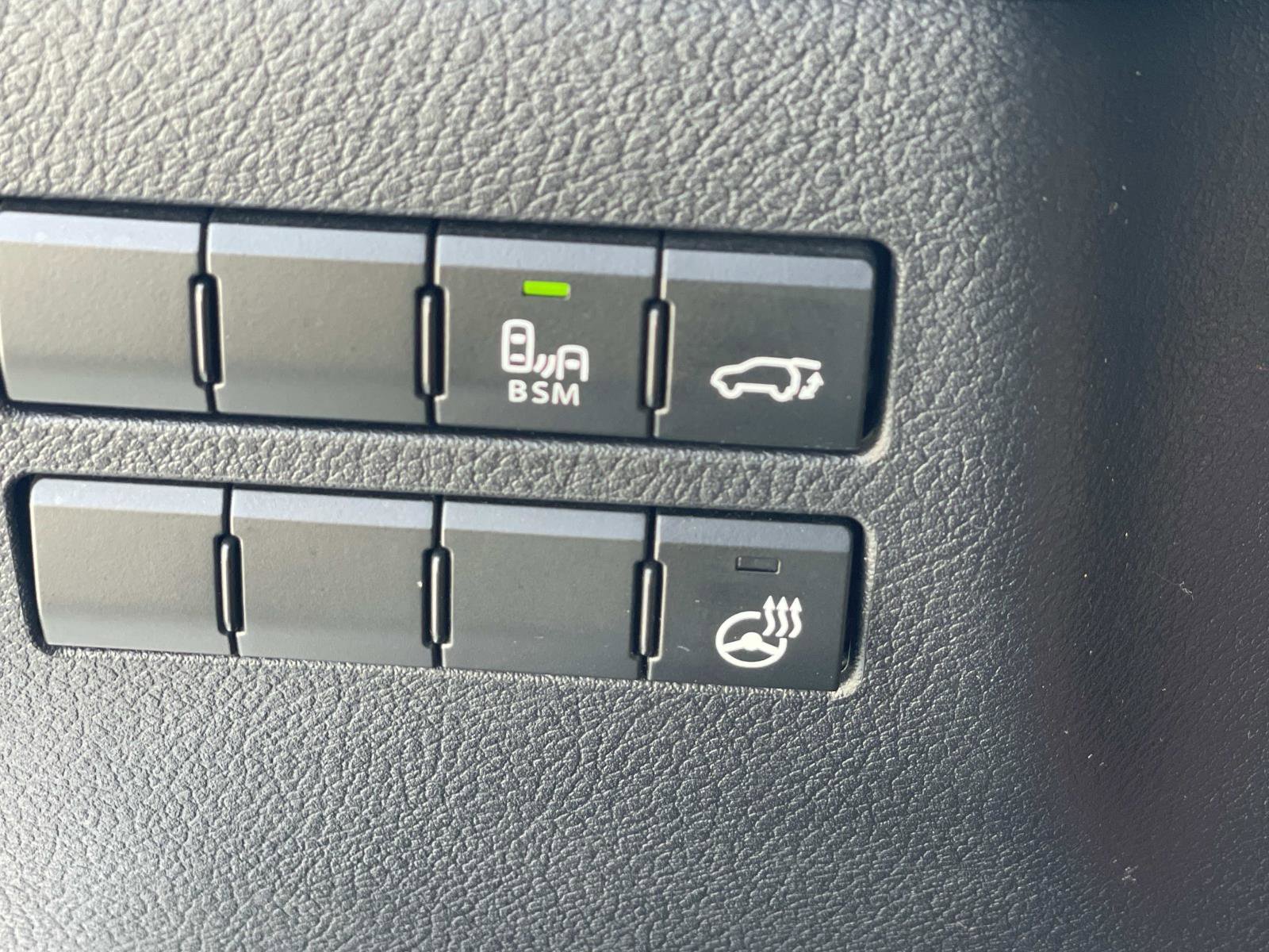 Used 2015 Lexus NX 200t FWD w/ Luxury Package image 14