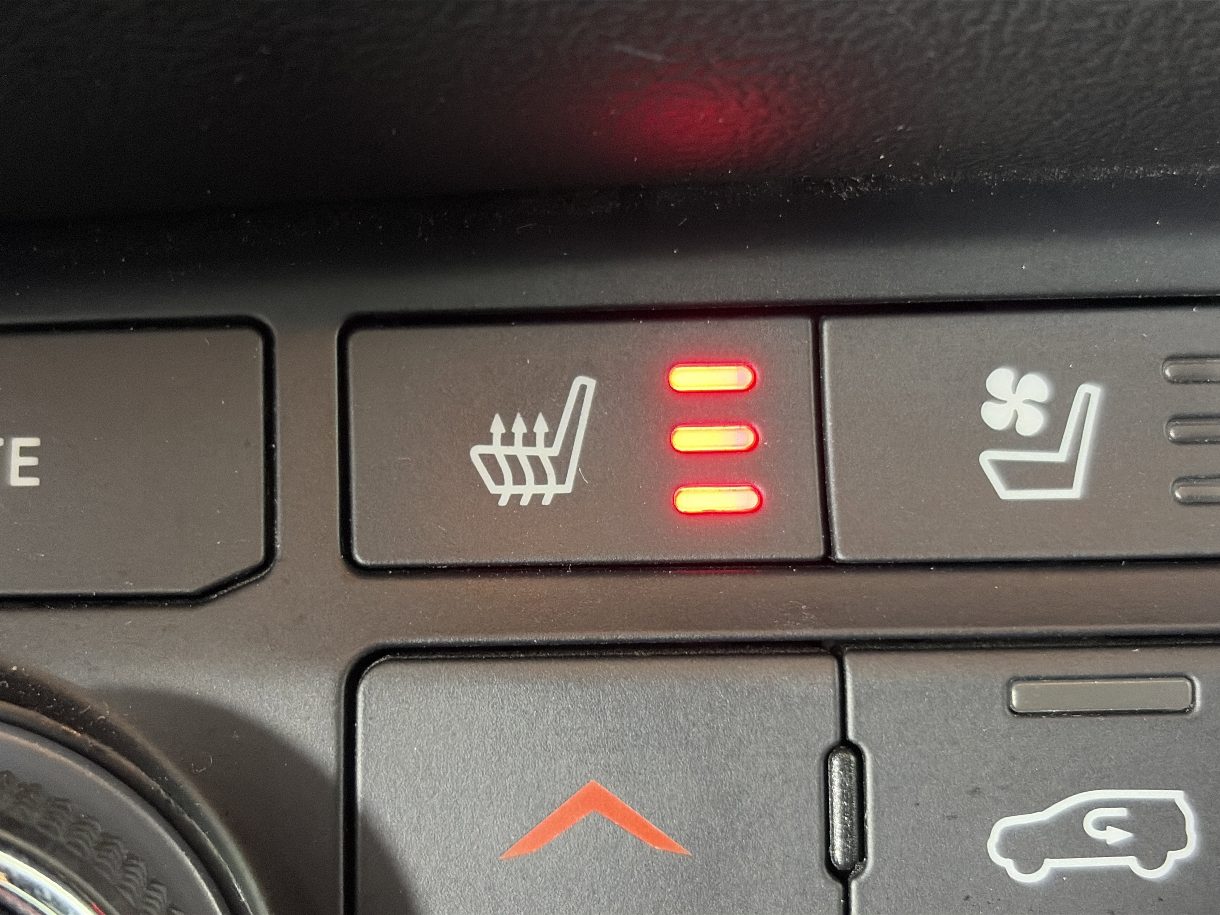 Used 2024 Dodge Durango GT image 32