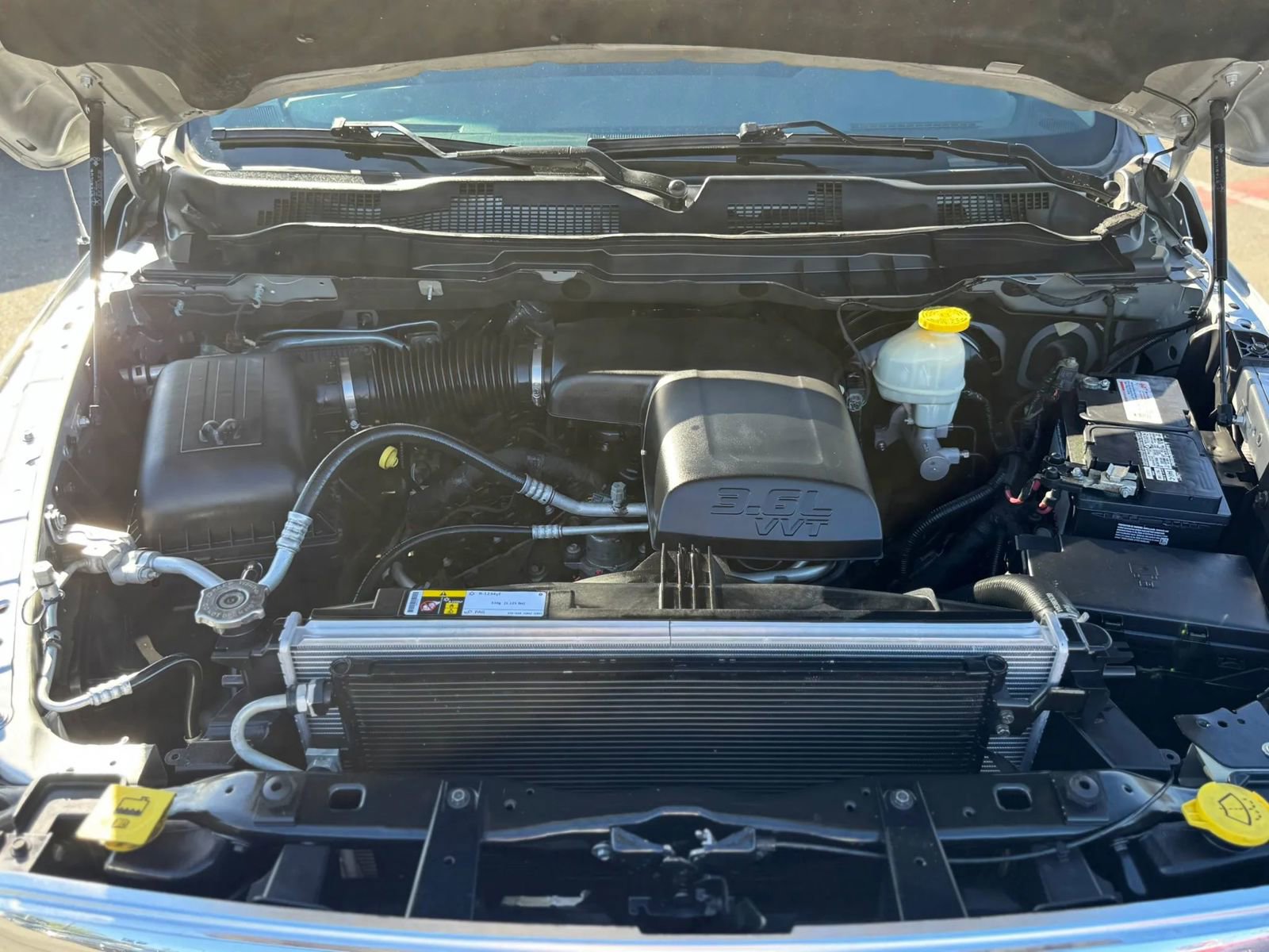 Used 2017 RAM 1500 Classic SLT AWD/4WD image 15