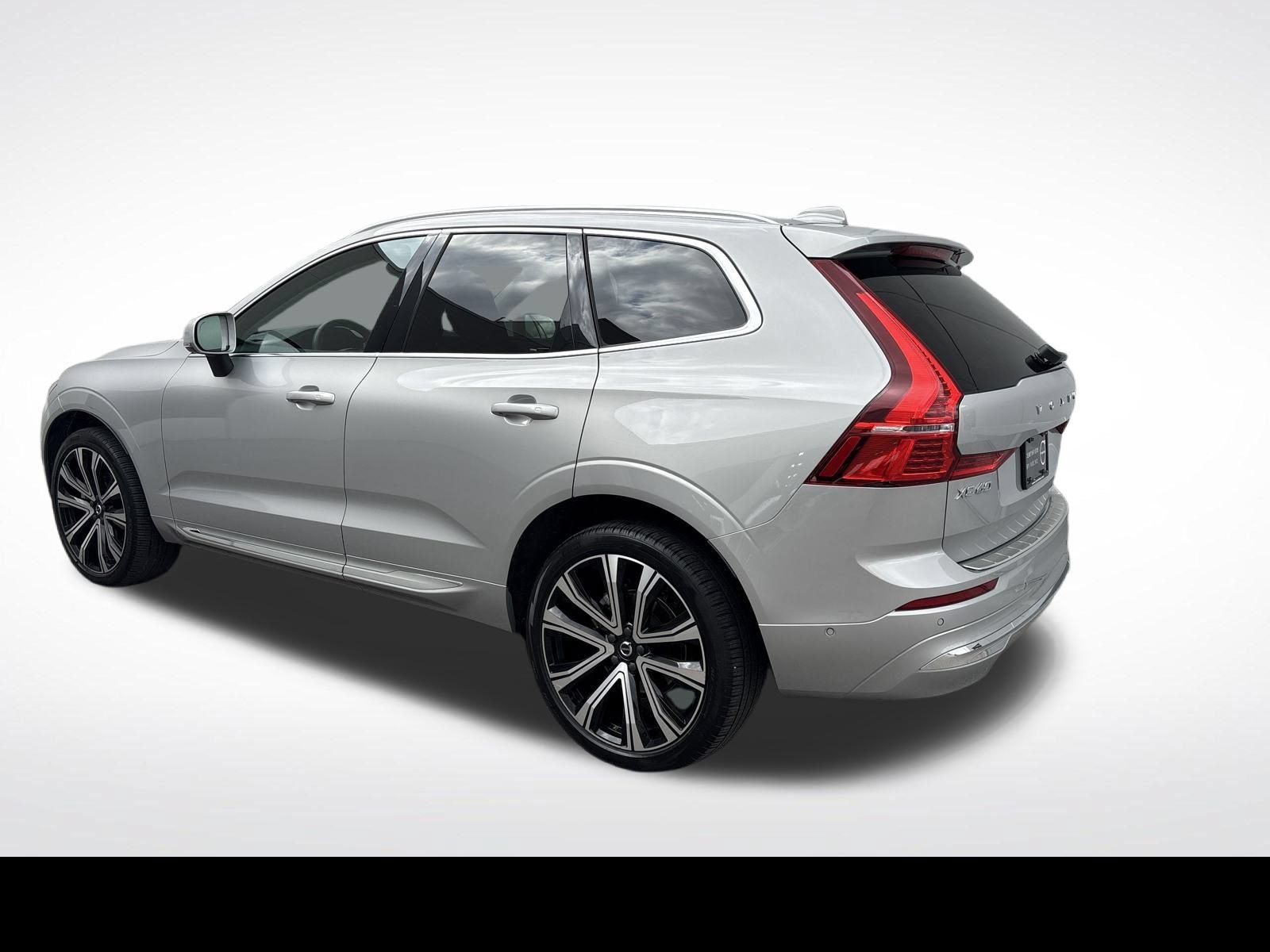 Certified 2023 Volvo XC60 B5 Ultimate w/ Climate Package AWD/4WD image 3
