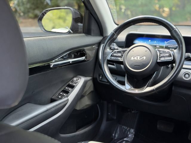 Certified 2024 Kia Seltos EX FWD image 34