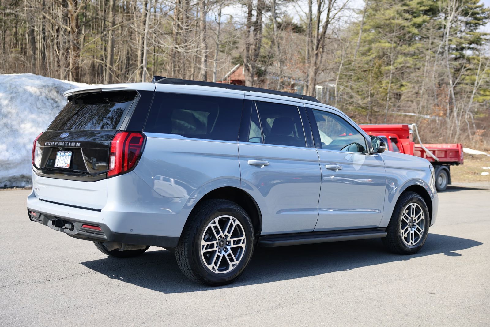 Certified 2025 Ford Expedition Active image 6