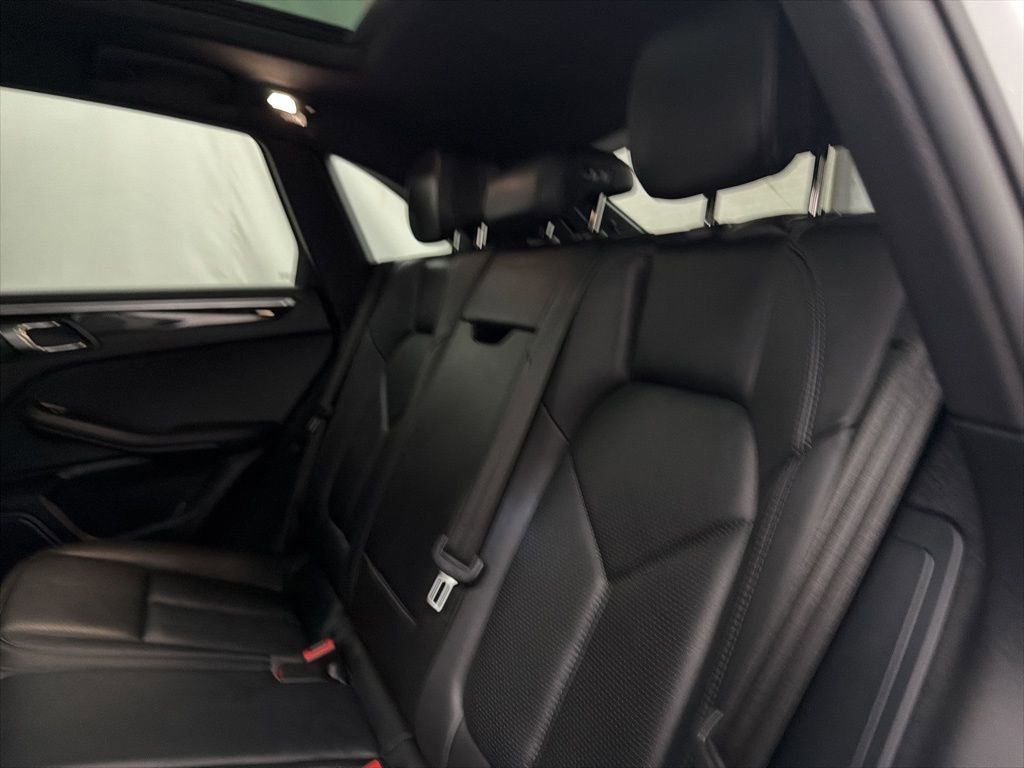 Used 2022 Porsche Macan image 19