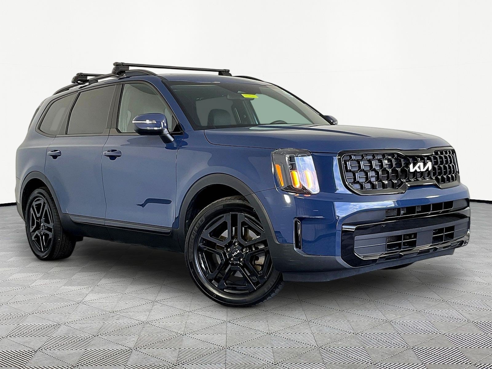 Used 2024 Kia Telluride EX X-Line AWD/4WD image 3