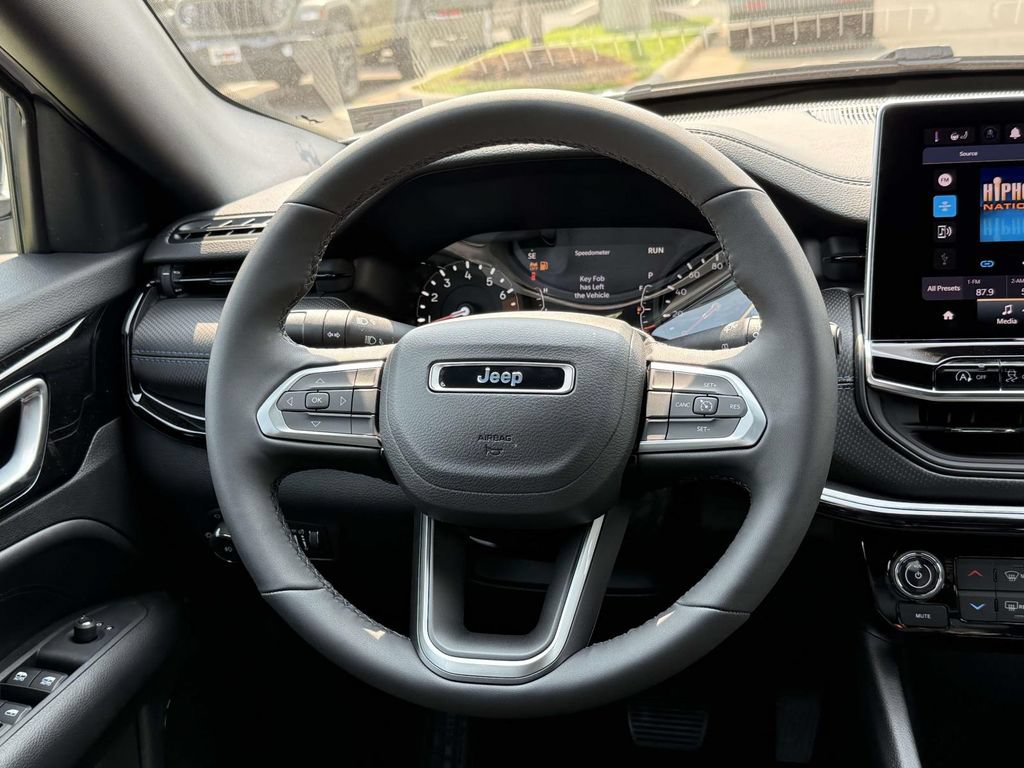 New 2026 Jeep Compass Latitude AWD/4WD image 18