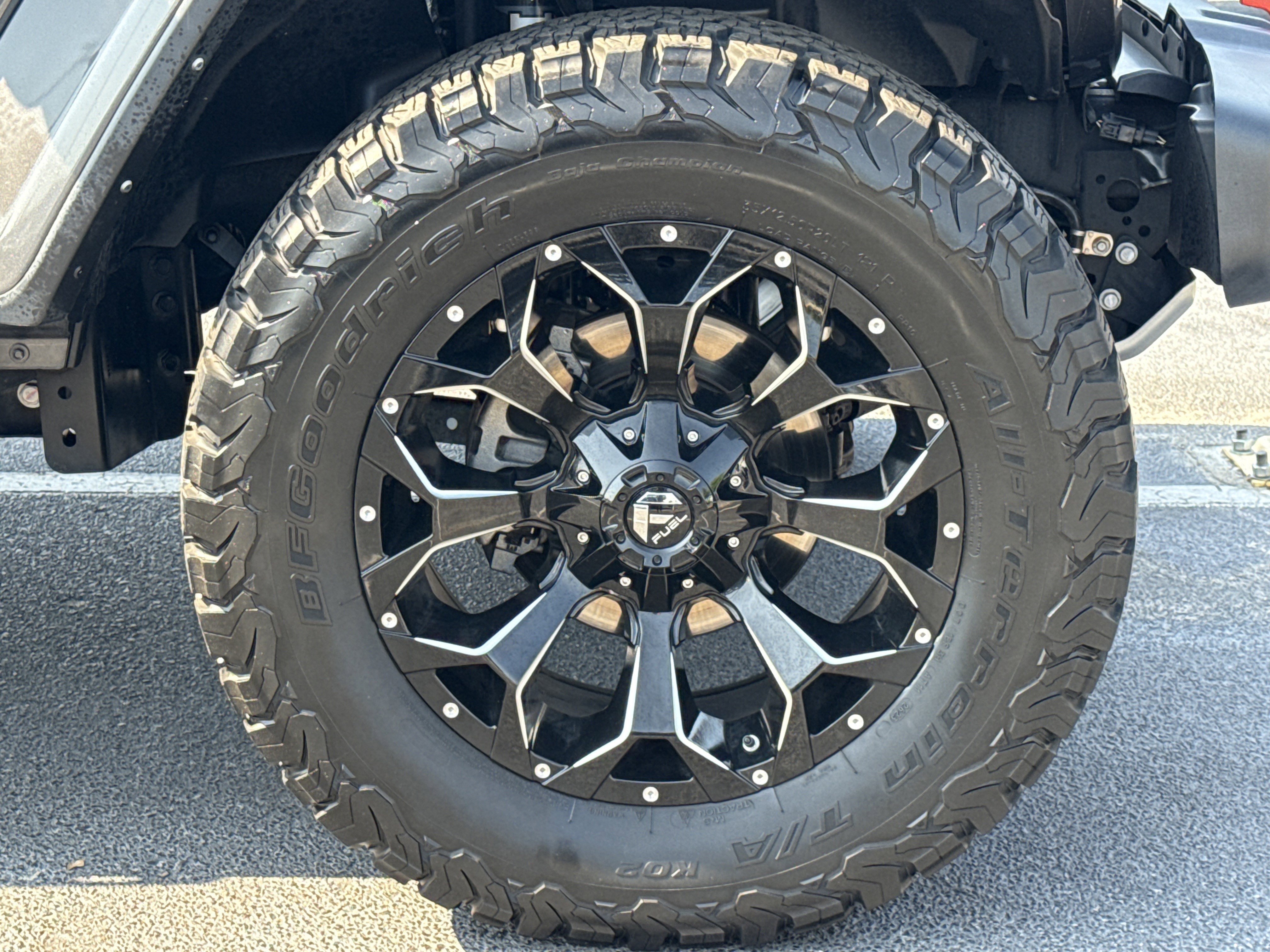 Used 2023 Jeep Gladiator Mojave w/ Trailer Tow Package AWD/4WD image 13