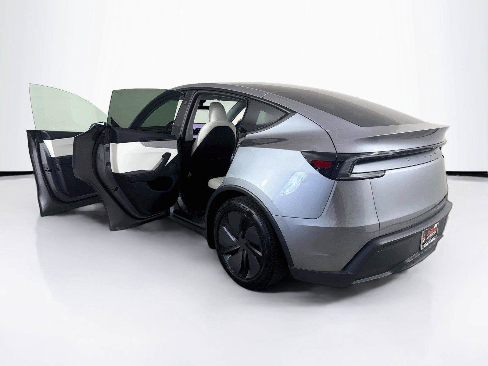 Used 2026 Tesla Model Y Long Range RWD image 42