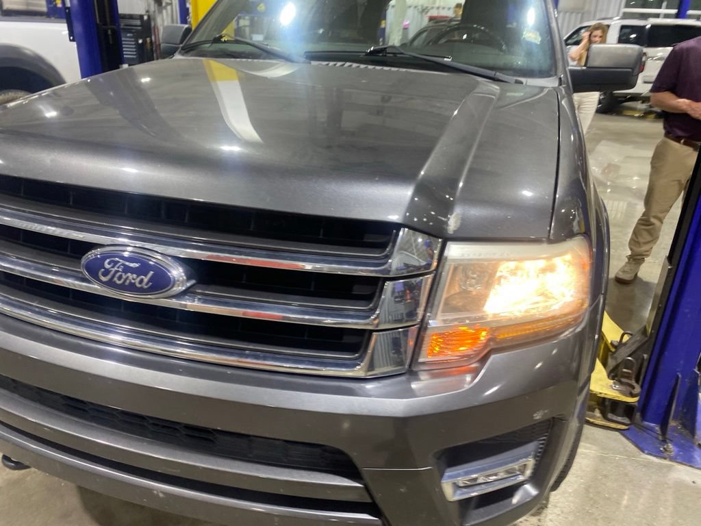 Certified 2017 Ford Expedition XLT w/ Equipment Group 202A AWD/4WD image 2