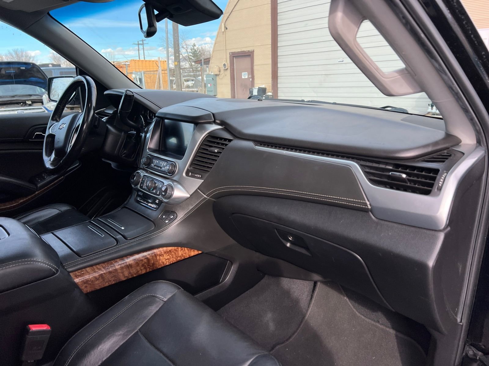 Used 2019 Chevrolet Suburban Premier image 16