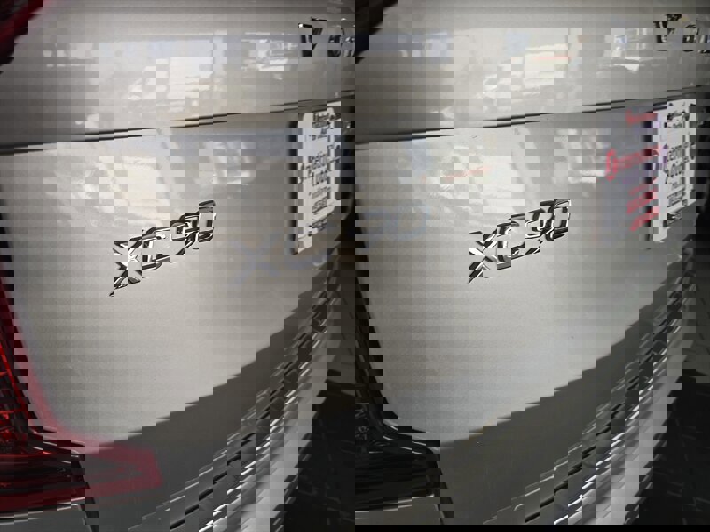 Used 2016 Volvo XC90 T6 Momentum w/ Momentum Plus Package image 33