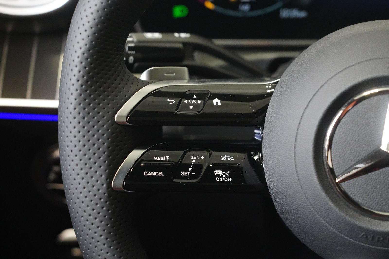 New 2026 Mercedes-Benz C 300 4MATIC Sedan image 19