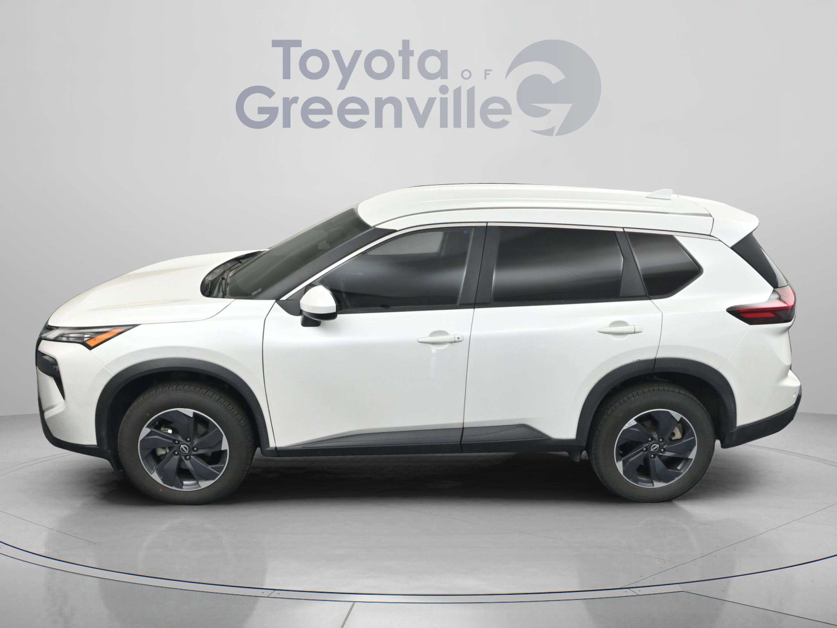 Used 2025 Nissan Rogue SV image 4