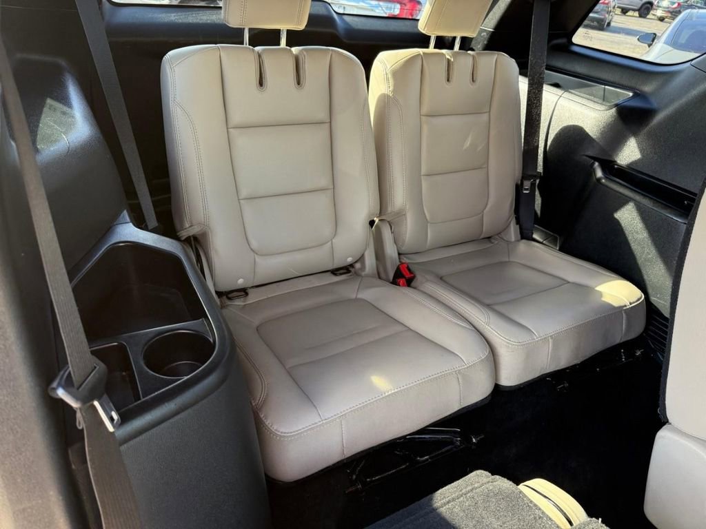 Used 2018 Ford Explorer XLT w/ Equipment Group 202A image 7