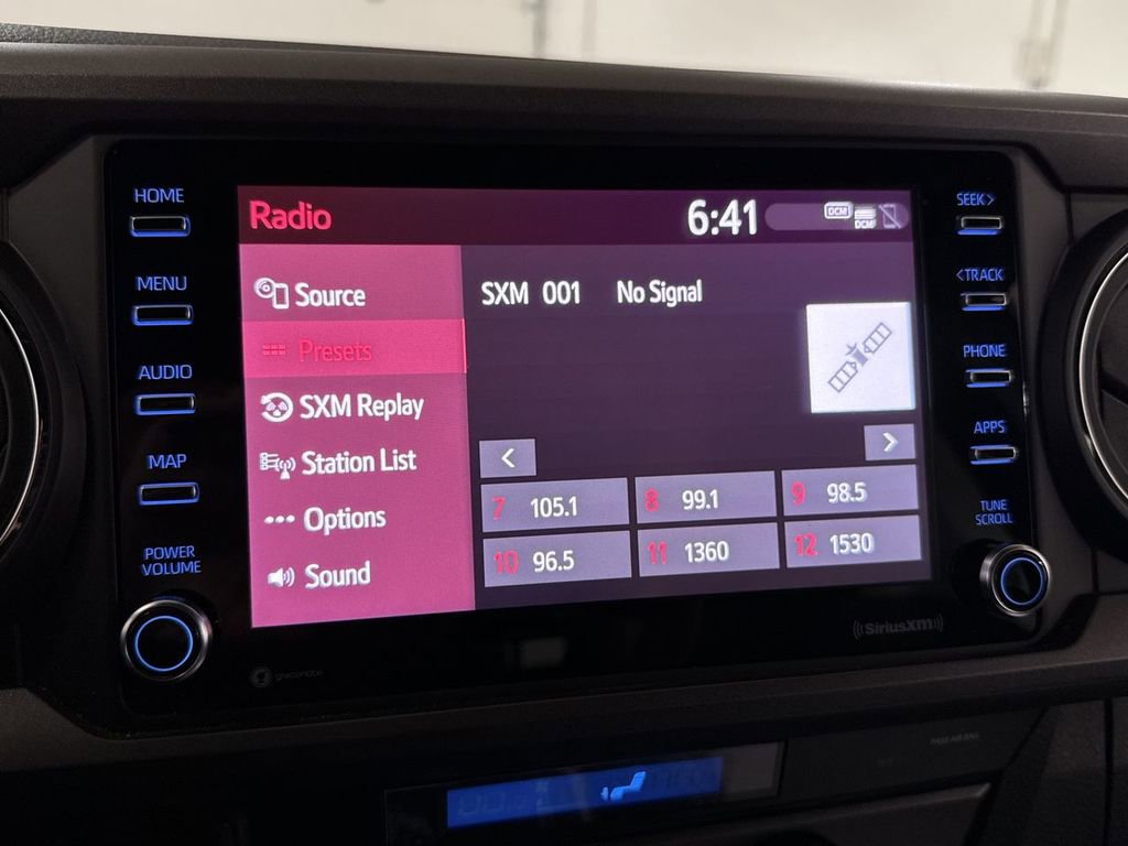Used 2022 Toyota Tacoma TRD Sport image 14
