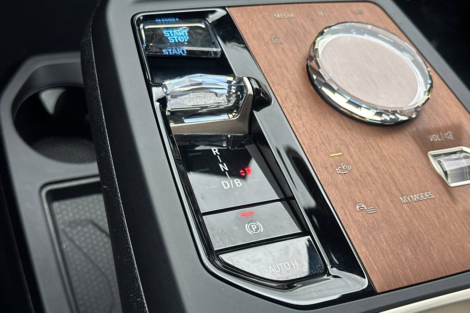 Certified 2024 BMW iX xDrive50 w/ Premium Package image 25