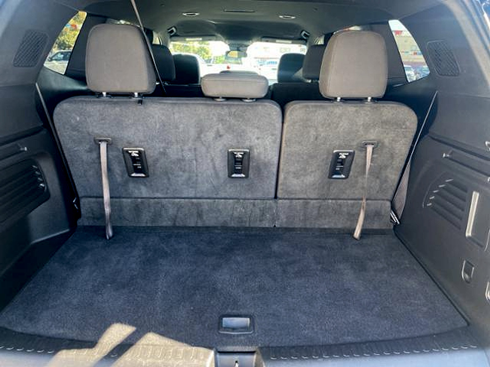 Used 2025 GMC Acadia Elevation AWD/4WD image 11