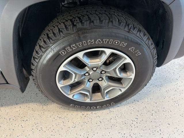 Used 2022 Jeep Cherokee Trailhawk w/ Comfort/Convenience Group image 9