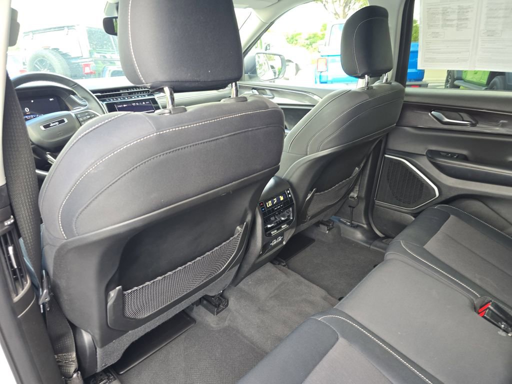 Used 2022 Jeep Grand Cherokee L Laredo w/ Luxury Tech Group I image 14