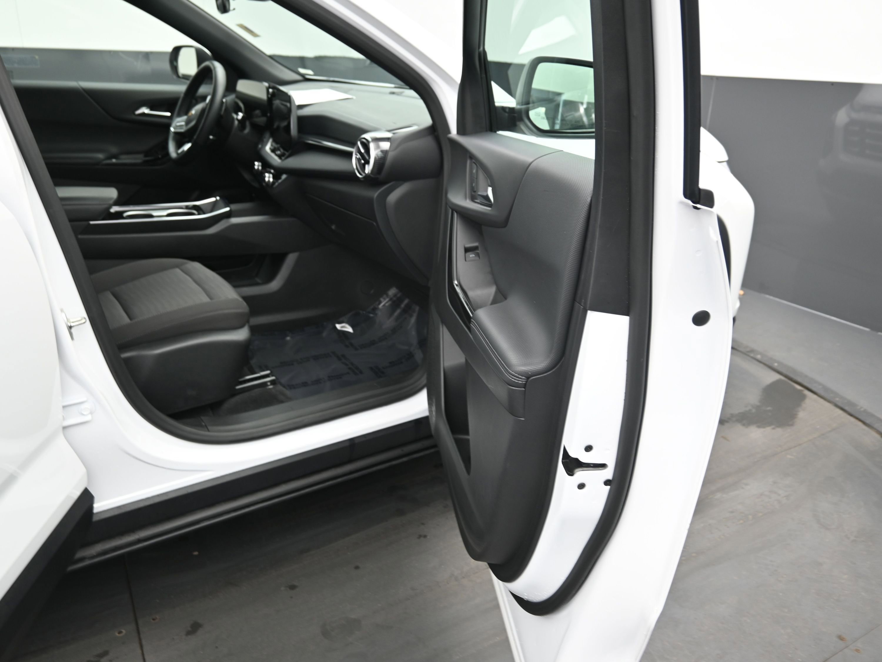 Certified 2025 Chevrolet Equinox LT image 13