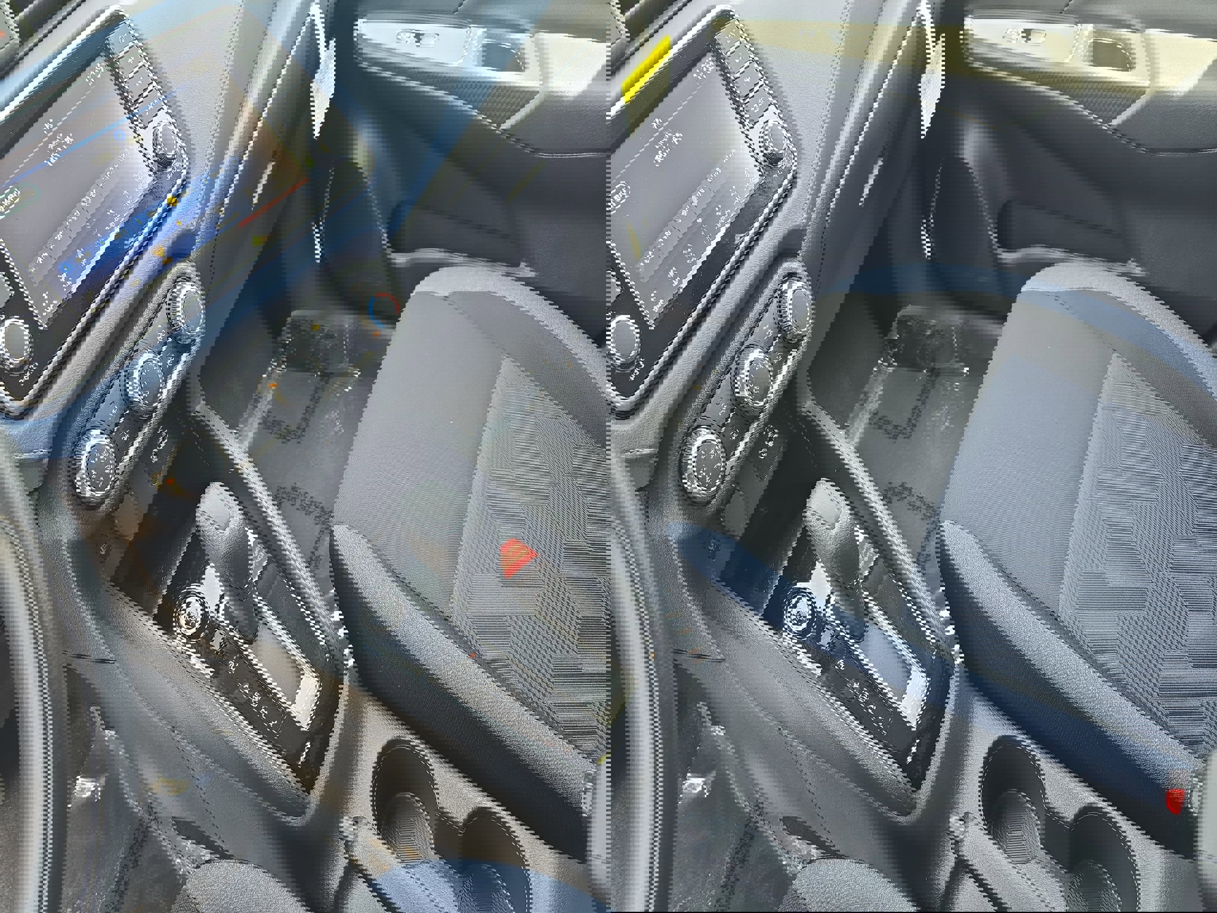 Used 2025 Nissan Versa SV w/ Trunk Package image 21