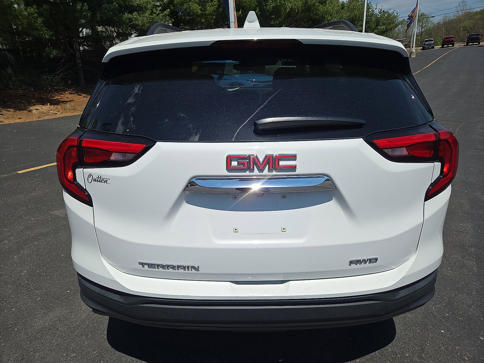Used 2020 GMC Terrain SLE w/ Driver Convenience Package AWD/4WD image 3