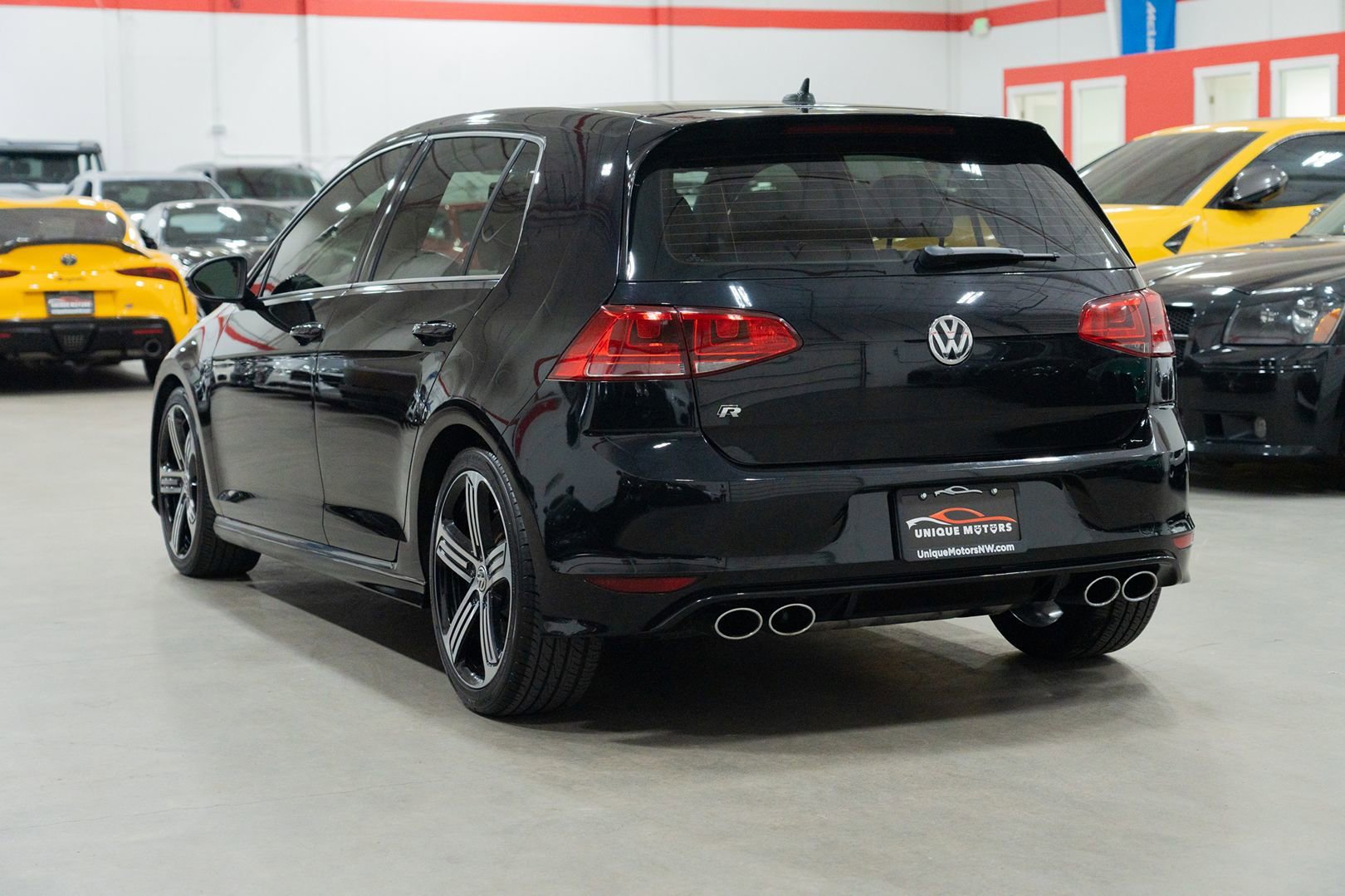 Used 2016 Volkswagen Golf 4-Door AWD/4WD image 4