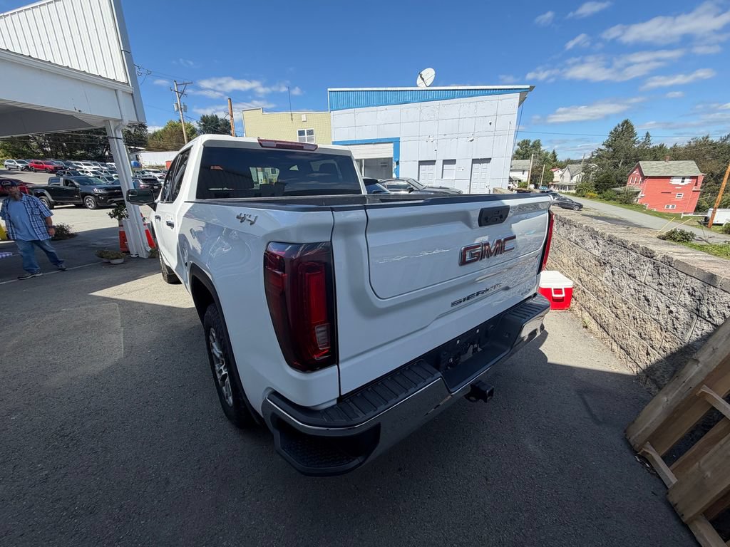 Used 2024 GMC Sierra 1500 SLT AWD/4WD image 3