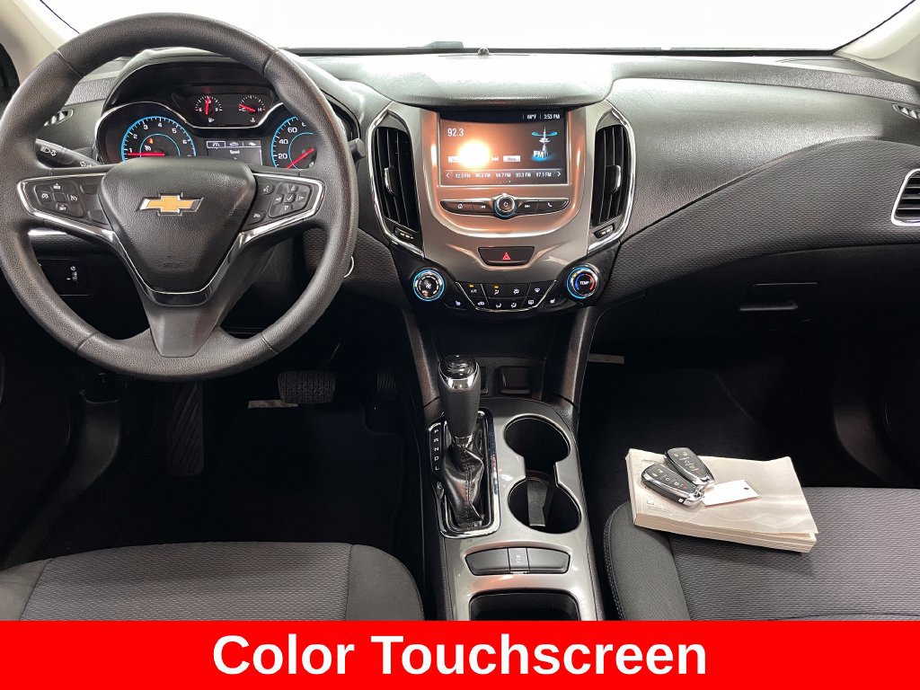 Used 2018 Chevrolet Cruze LT w/ Convenience Package FWD image 2