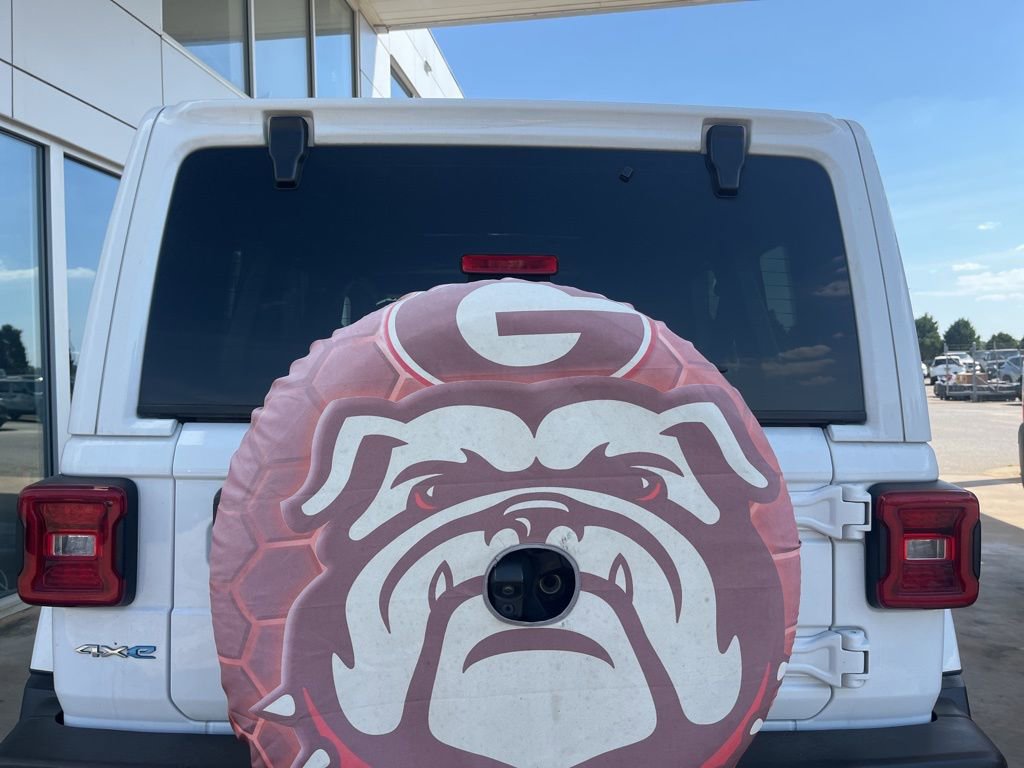 Used 2022 Jeep Wrangler Unlimited Sahara w/ Cold Weather Group image 31