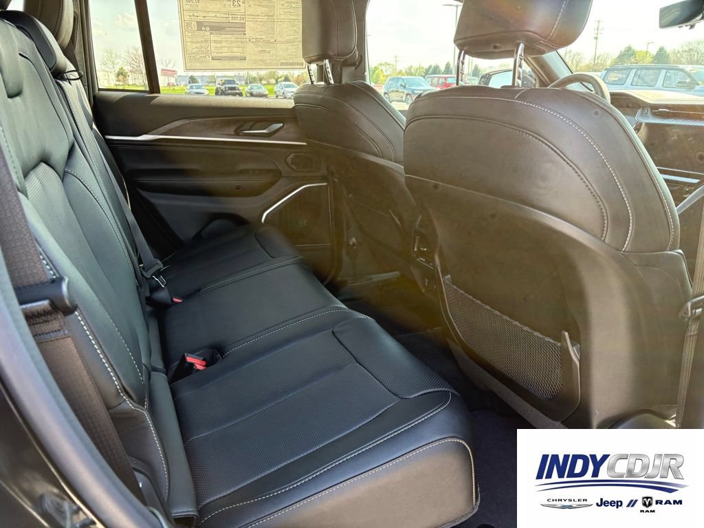 New 2026 Jeep Grand Cherokee Limited AWD/4WD image 13