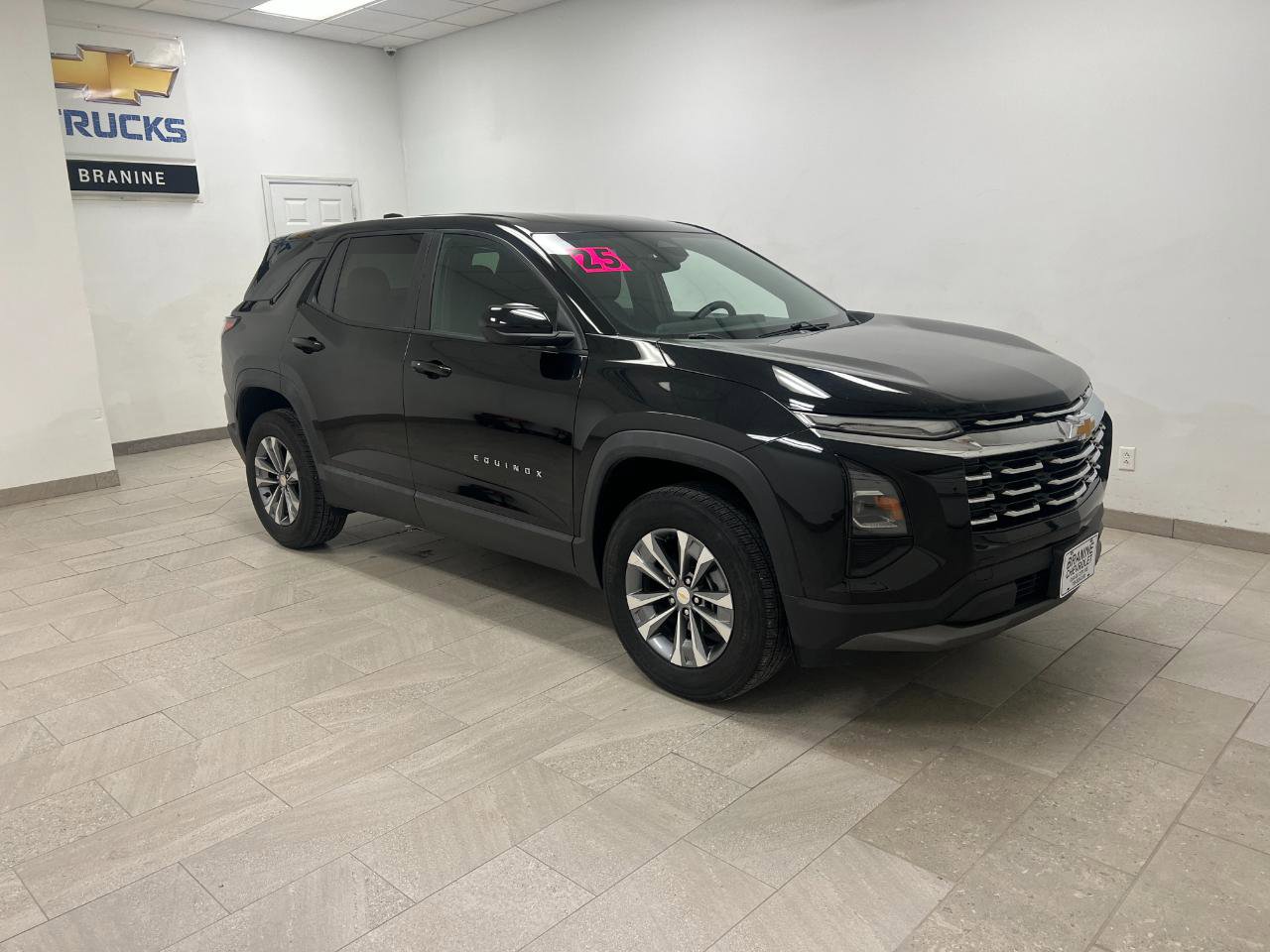 Used 2025 Chevrolet Equinox LT FWD image 7