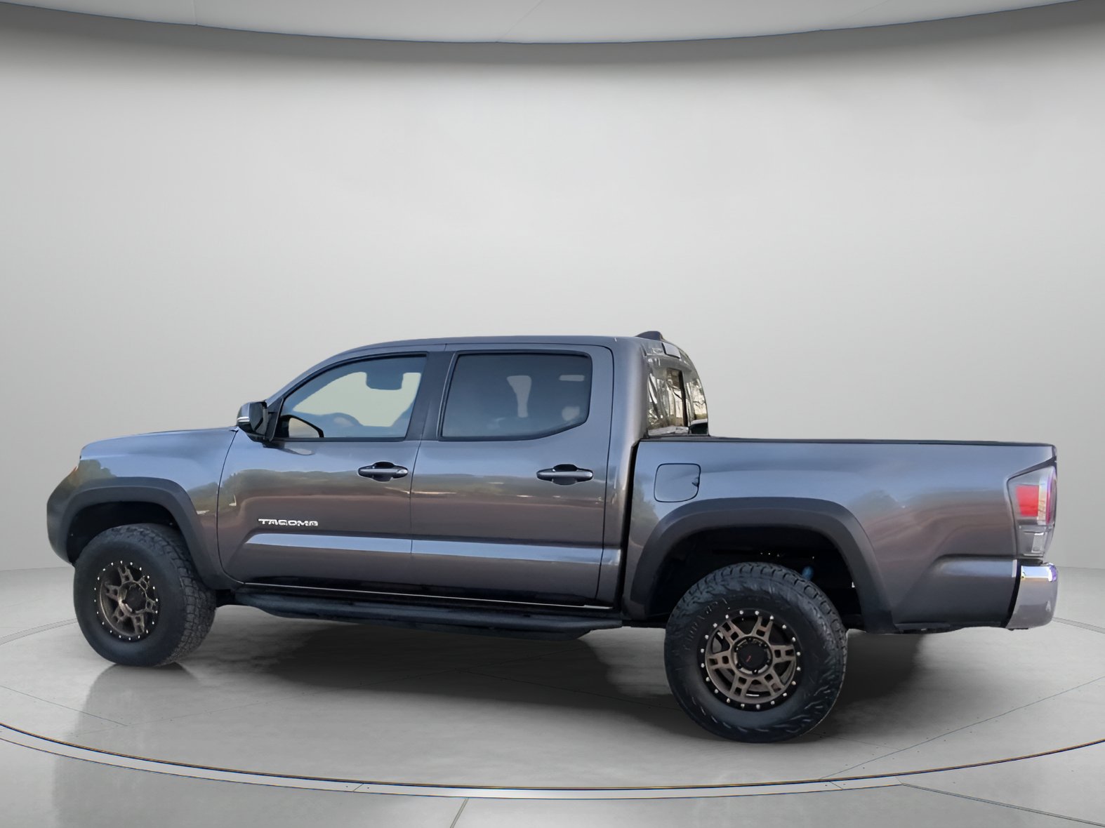 Used 2021 Toyota Tacoma TRD Off-Road AWD/4WD image 15