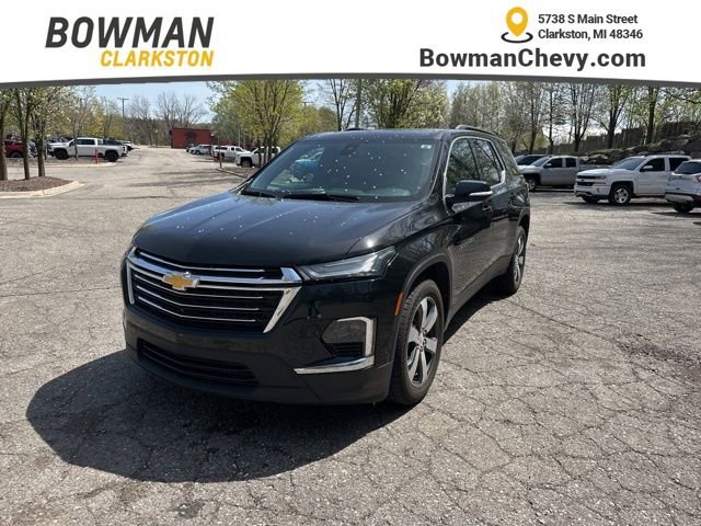 Used 2023 Chevrolet Traverse LT w/ LT Premium Package AWD/4WD image 1