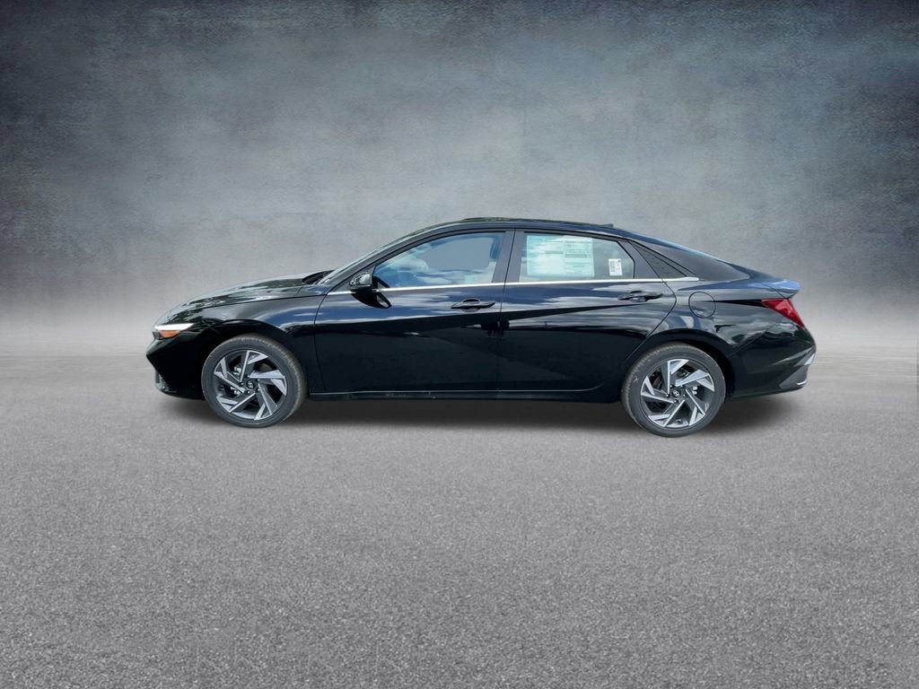New 2025 Hyundai Elantra Limited image 12