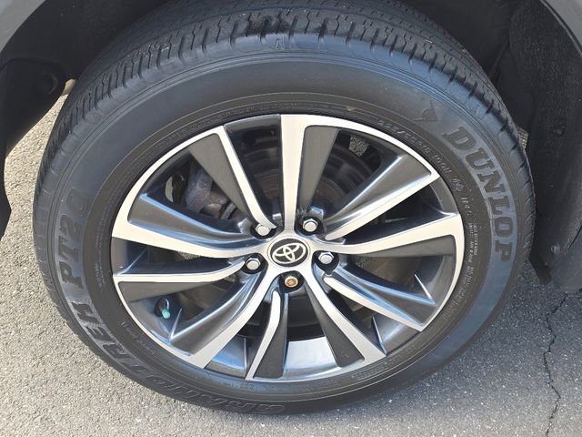 Used 2023 Toyota Venza LE AWD/4WD image 20