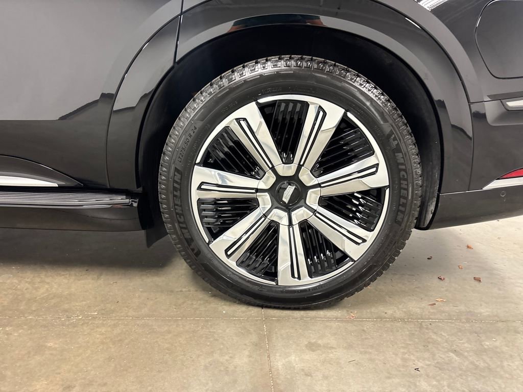 New 2025 Cadillac Escalade IQ Luxury 2 image 13