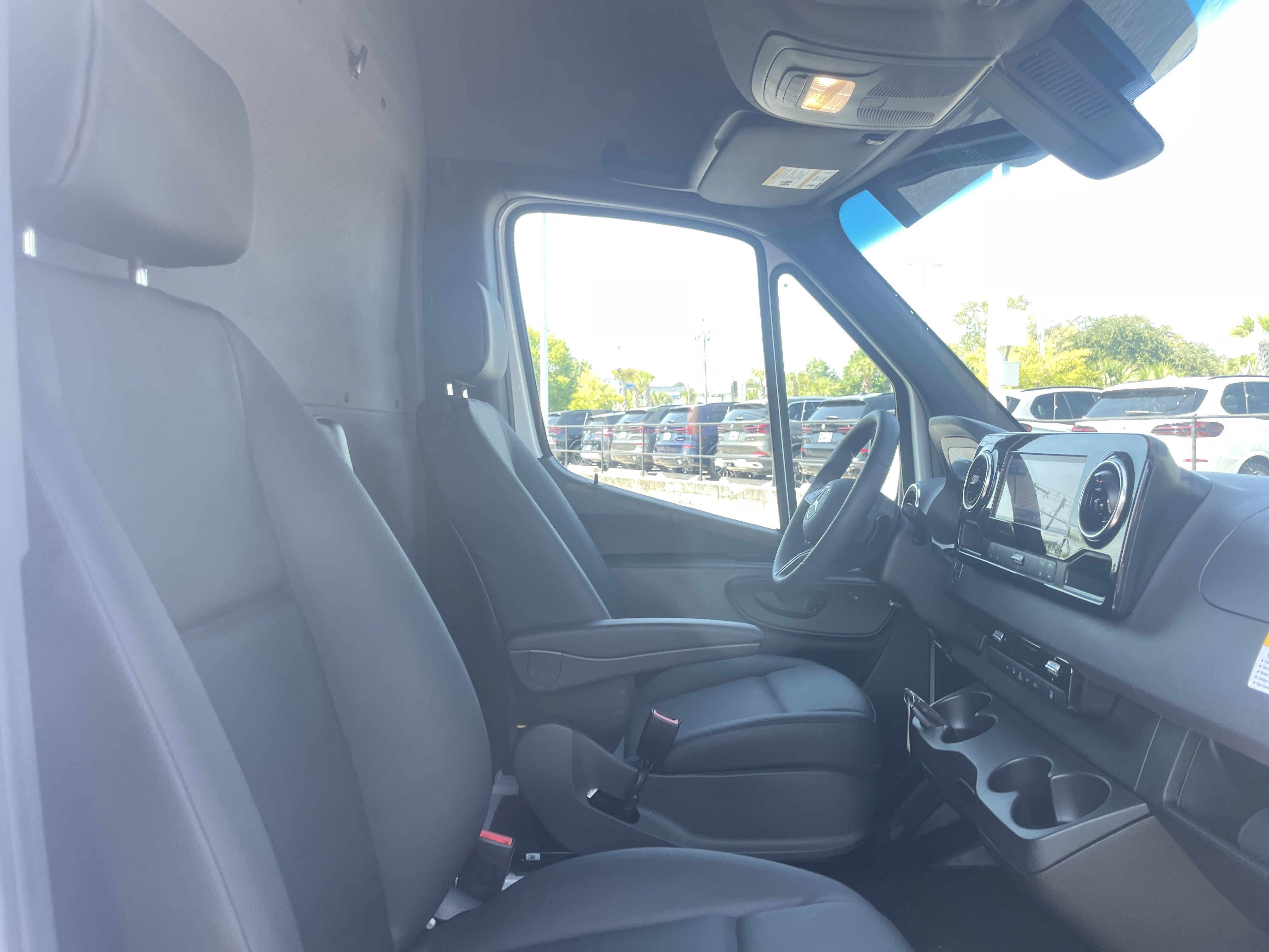 Used 2025 Mercedes-Benz eSprinter 170 Cargo image 30