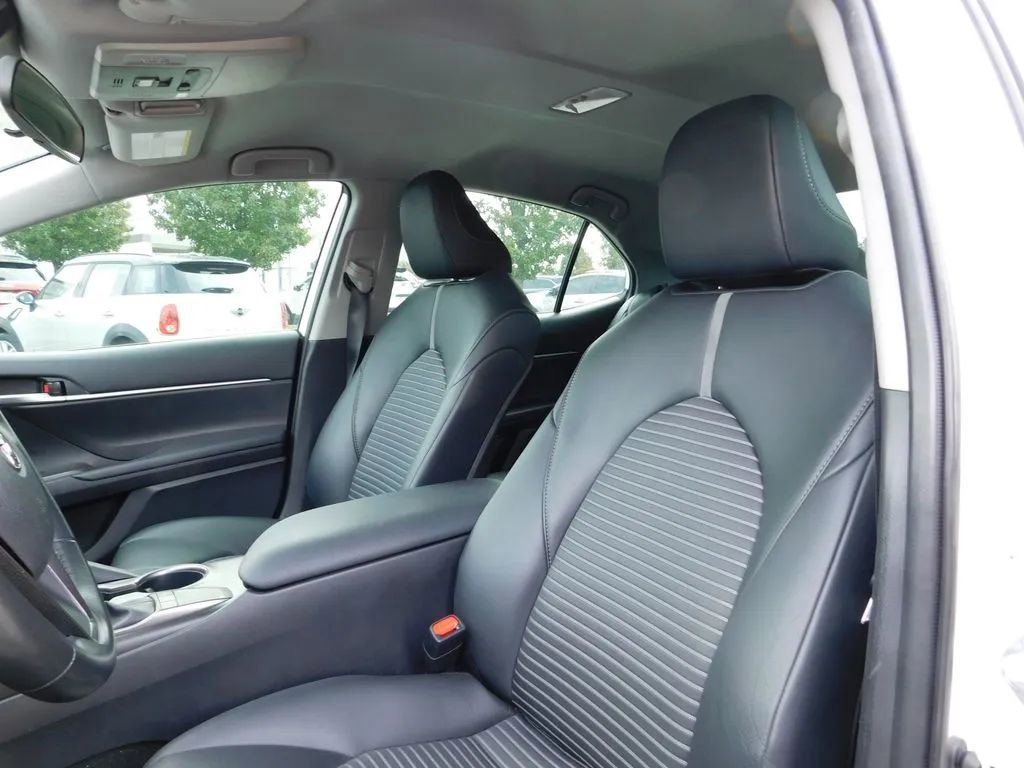 Used 2023 Toyota Camry SE image 11