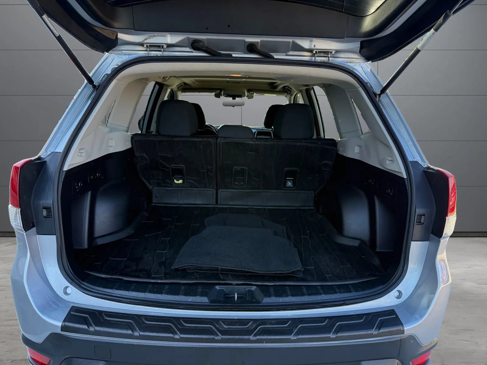 Used 2019 Subaru Forester Premium w/ All-Weather Package AWD/4WD image 10