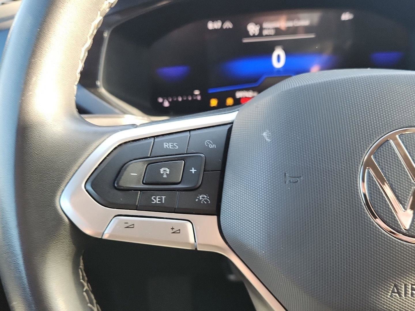 Used 2024 Volkswagen Taos SE AWD/4WD image 14