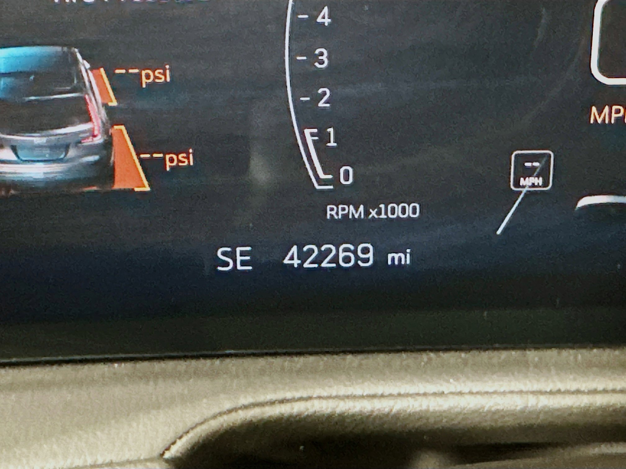 Used 2024 Cadillac XT4 Premium Luxury image 18